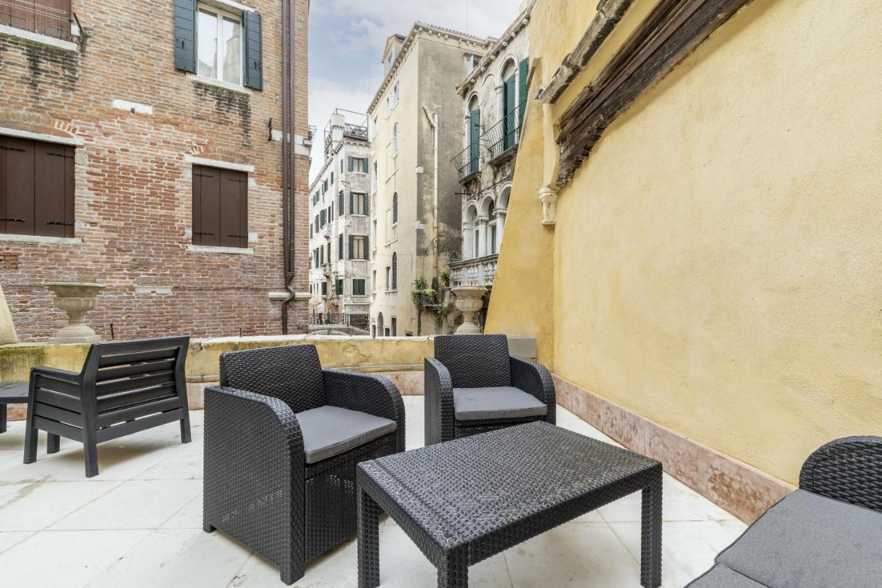 Gondola Luxury - Campo Santi Filippo E Giacomo By Wonderful Italy Venezia Eksteriør bilde